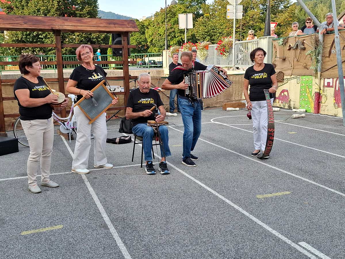 DRUŽENJE KRAJANOV ŠALEKA IN STAROTRŠKI DAN