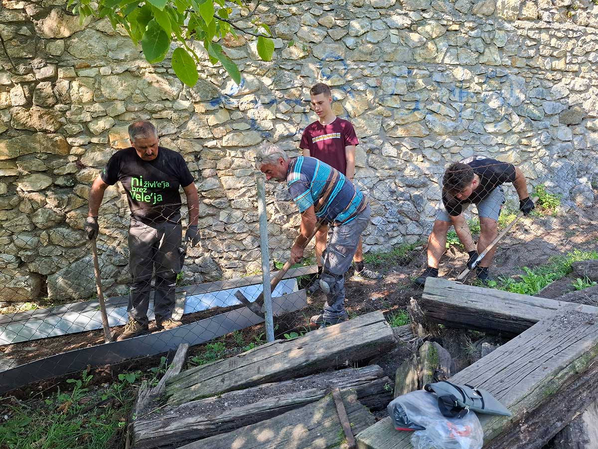 MENJAVA STOPNIC PROTI ŠALEŠKEM GRADU
